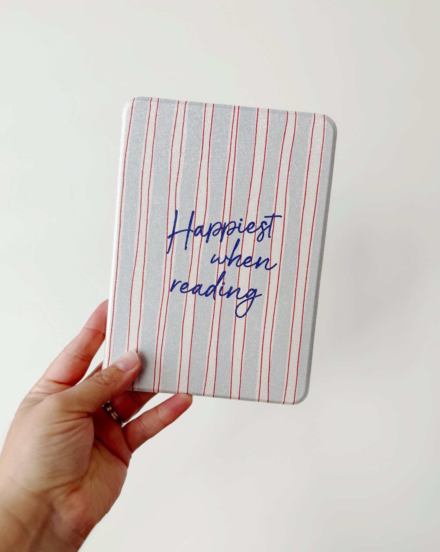 The Hamptons Kindle Case with Magnetic Back